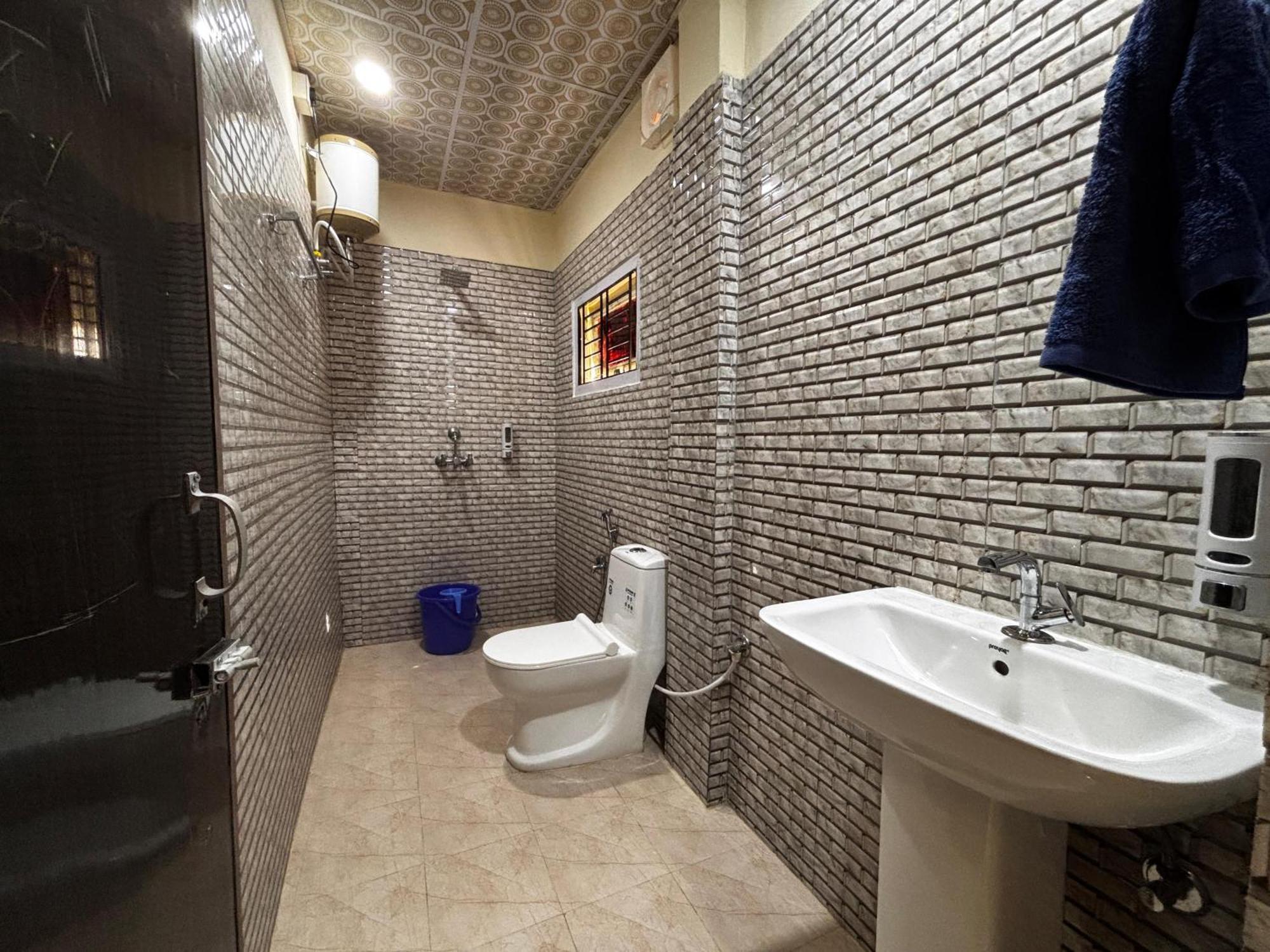 The Gulmohar Inn Ґувахаті Екстер'єр фото